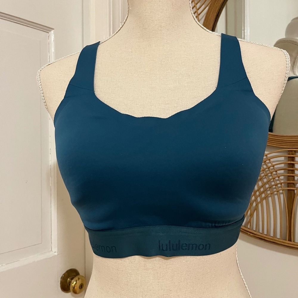 Lululemon Fine Form Bra Bermuda Blue 34D (30 in) Med Support Sports Bra Athletic